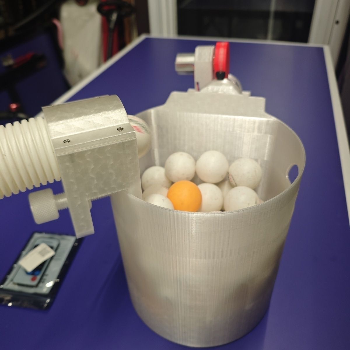 Table Tennis Gun - Automatische tafeltennismachine Grote capaciteit pingpong-machine Draagbare